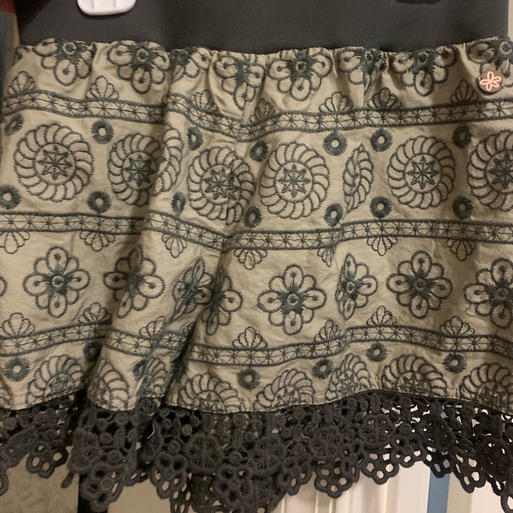 Matilda Jane 435 shorts size 8 EUc